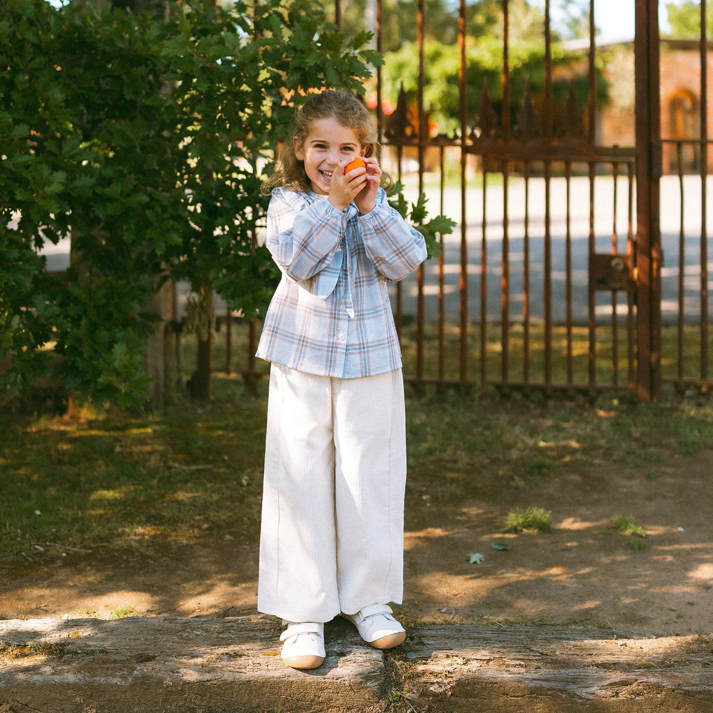 Chami - Creamy White - Woolly Kids - lifestyle photo