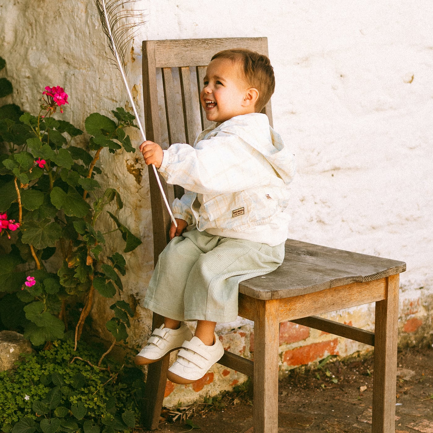 Eimile - Creamy White - Woolly Kids - lifestyle photo