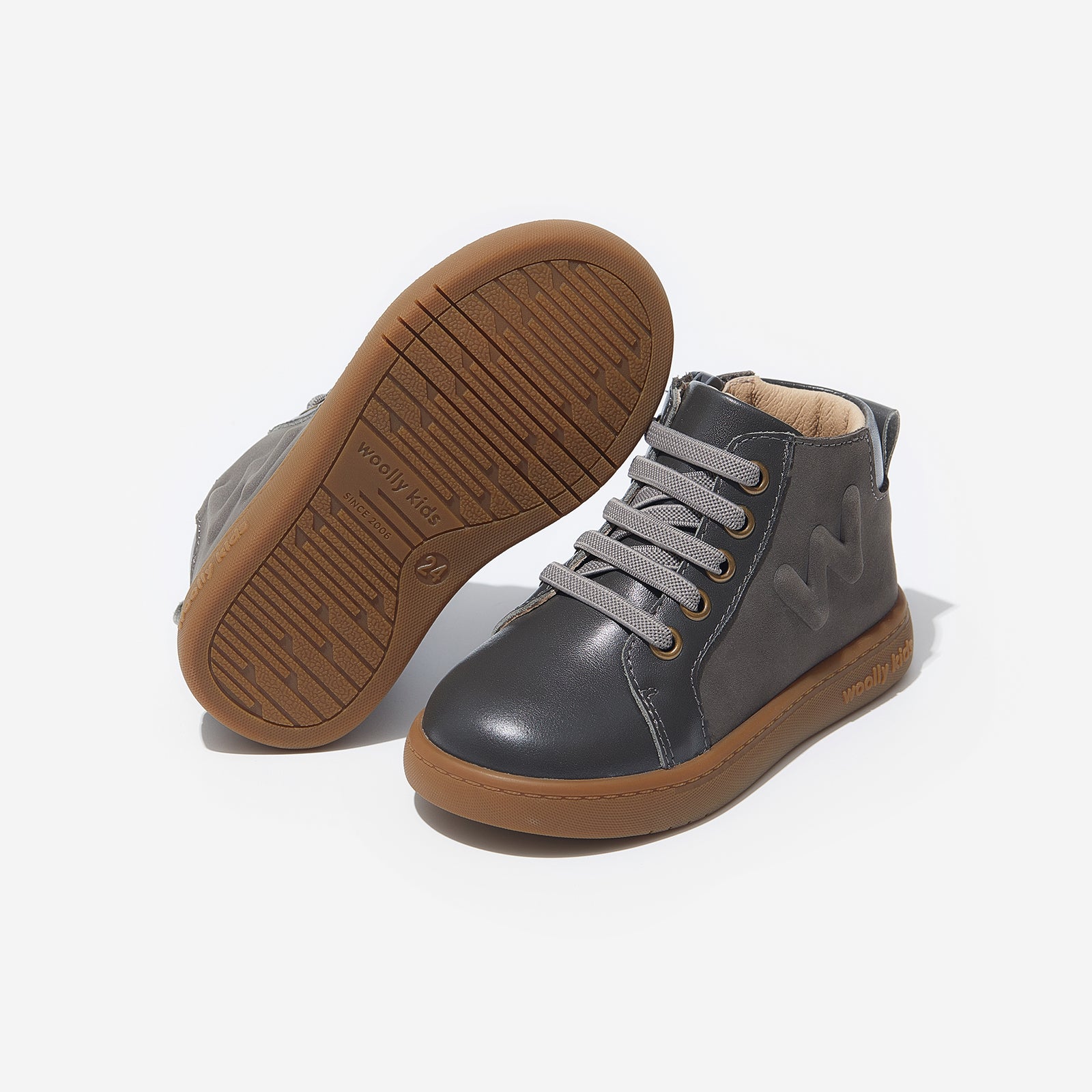 Pine - Iron Black