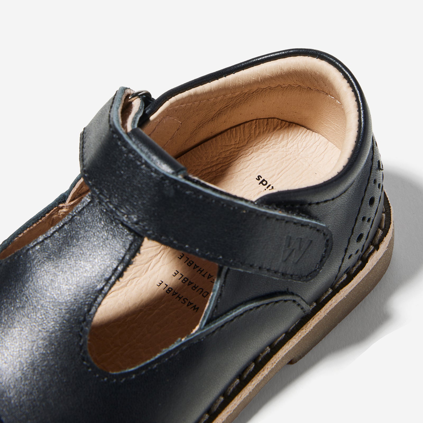 Reina - Obsidian Black
