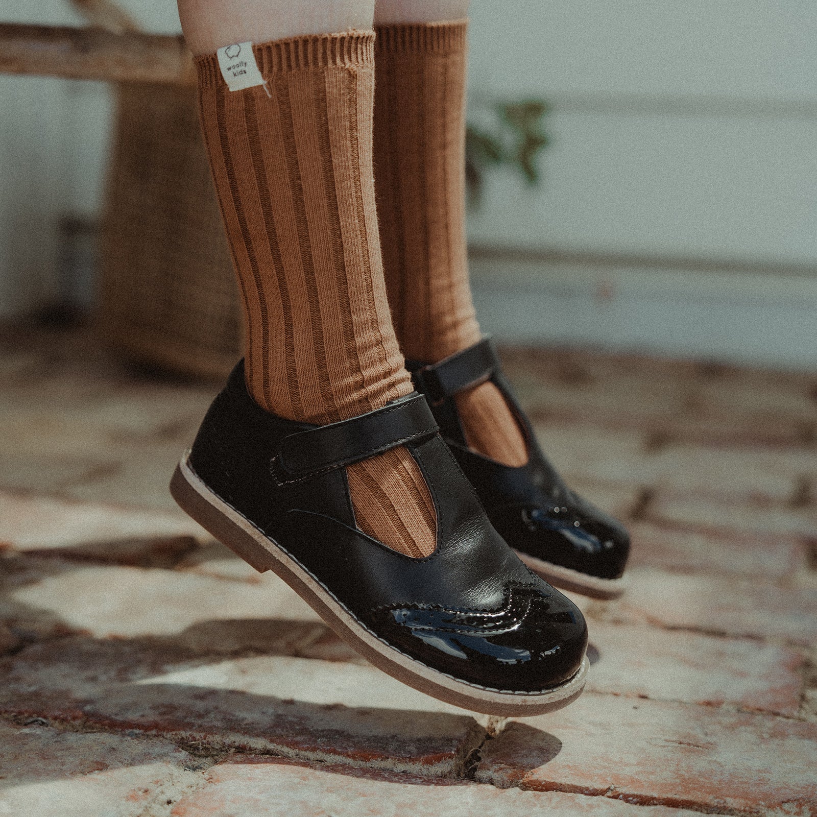 Reina - Obsidian Black