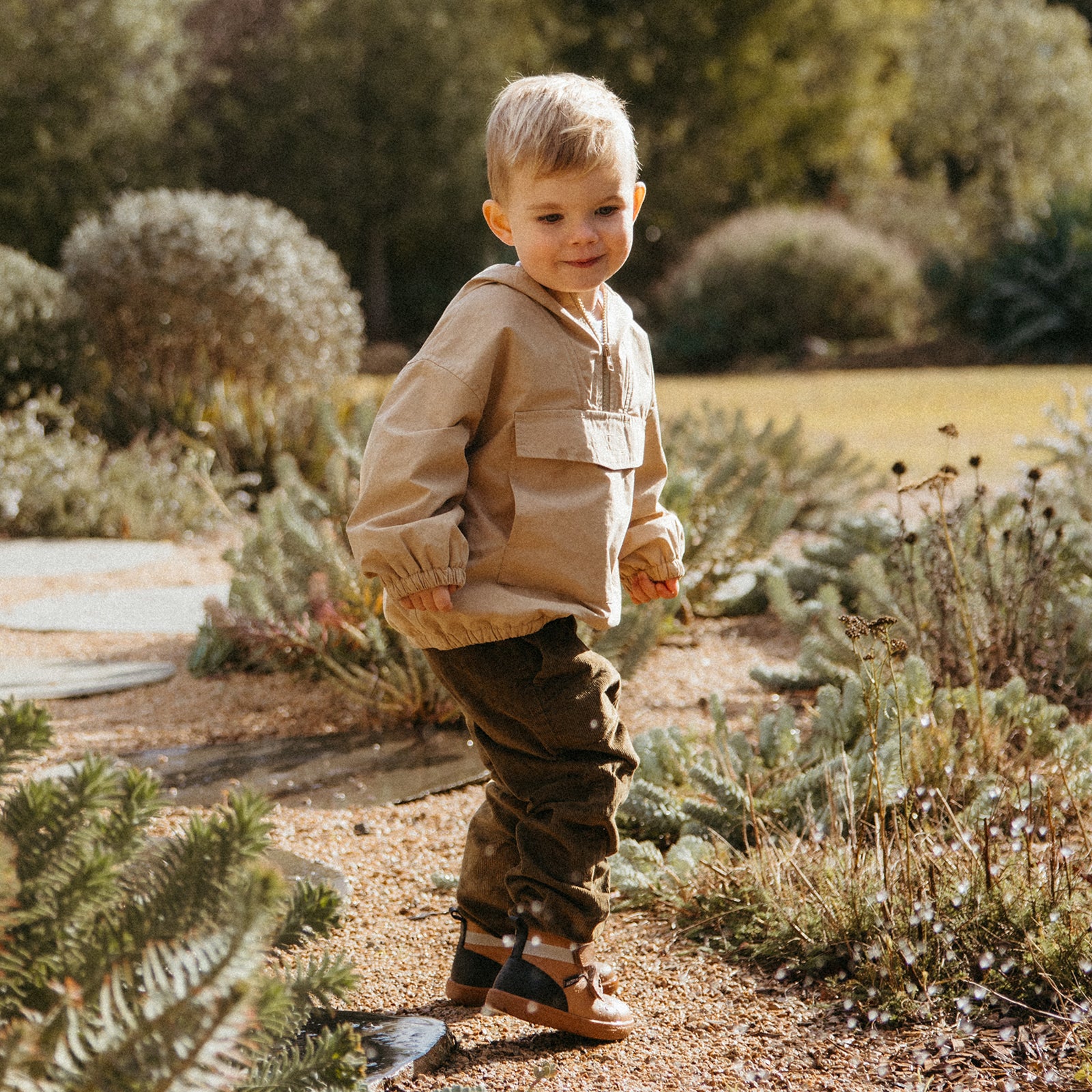 River - Coffee Brown