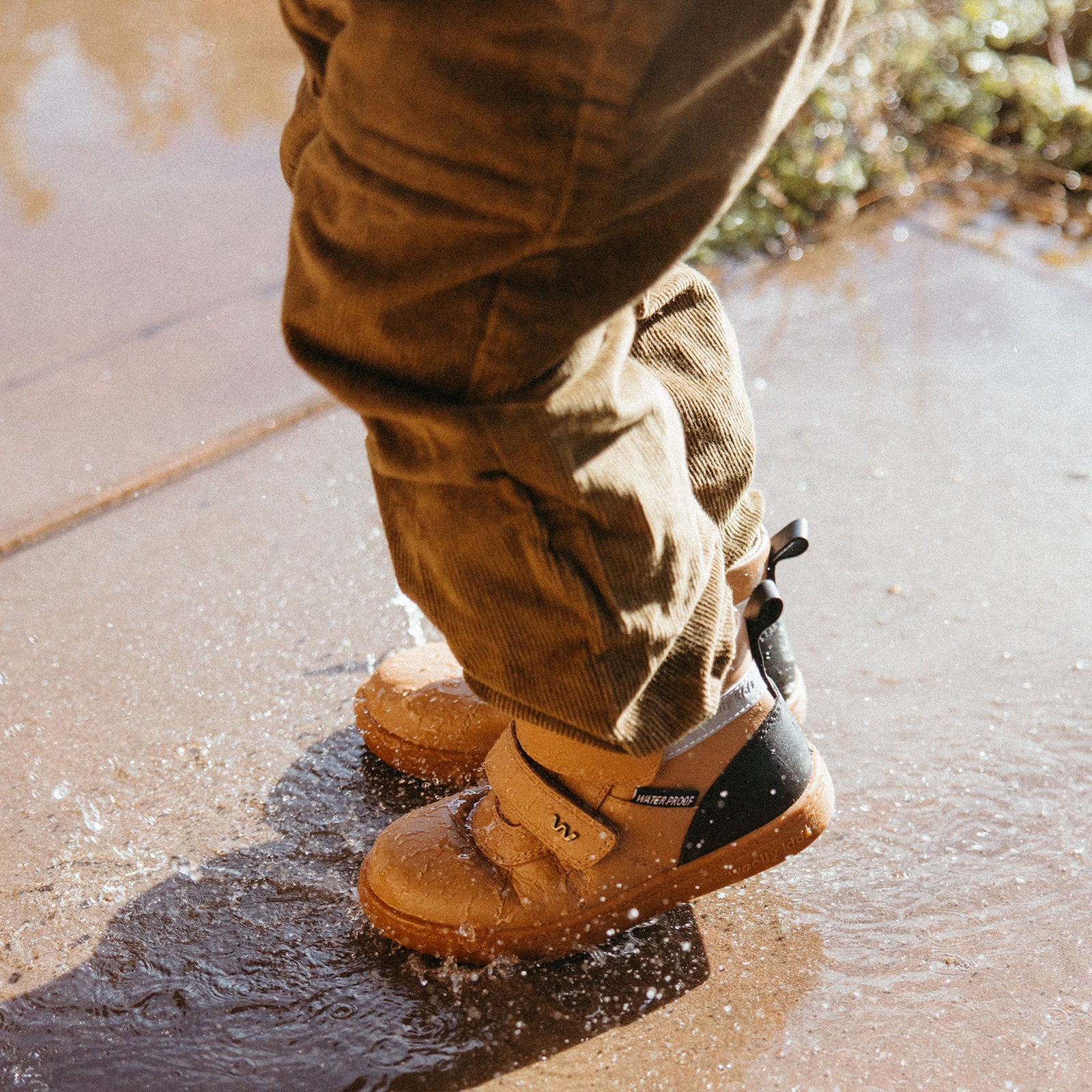 River - Coffee Brown