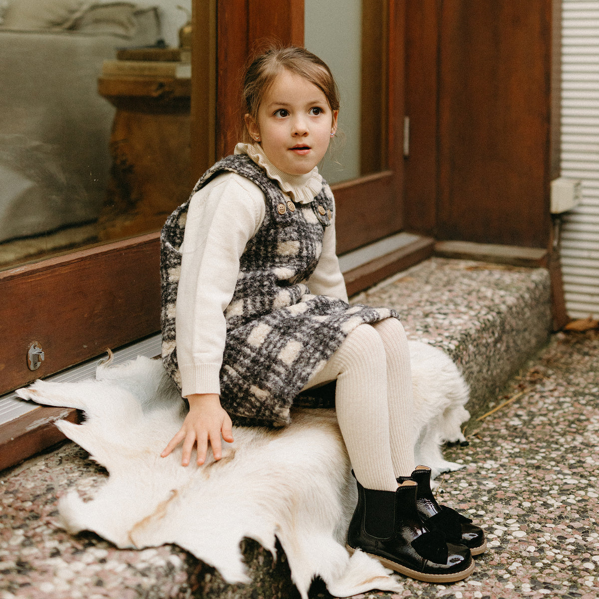 Holly - Pearl Black - 11.jpg