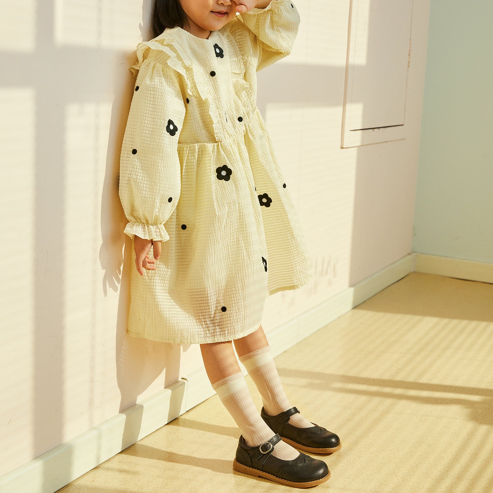 Charlotte - Pearl Black