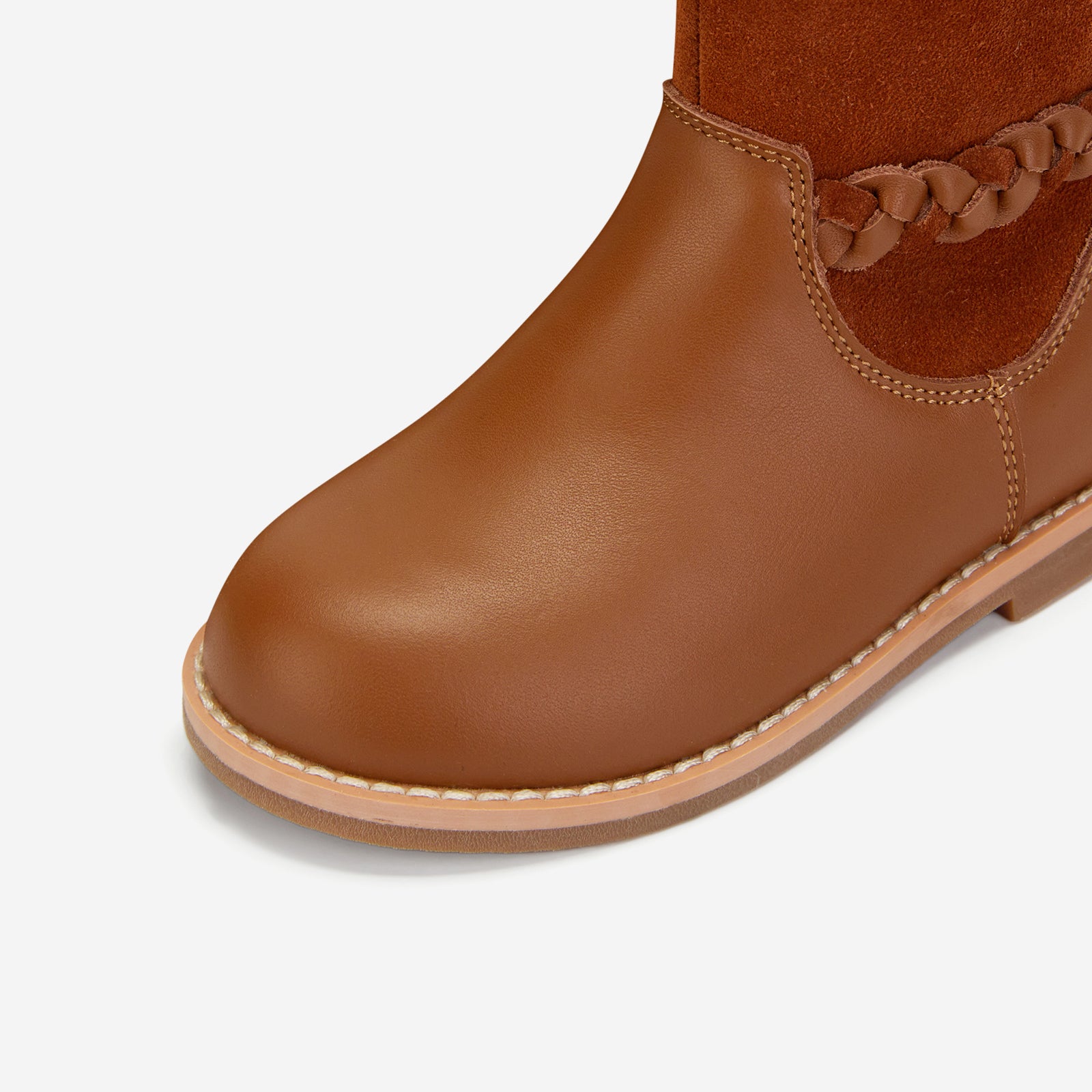 Luna - Chestnut Brown