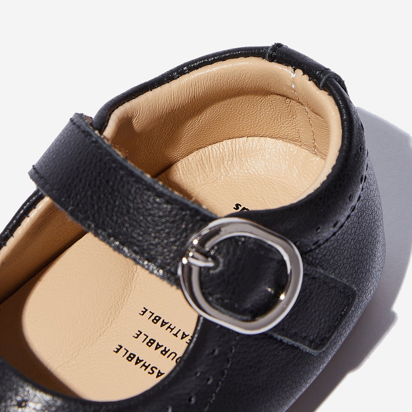 Ophelia Flat - berry black