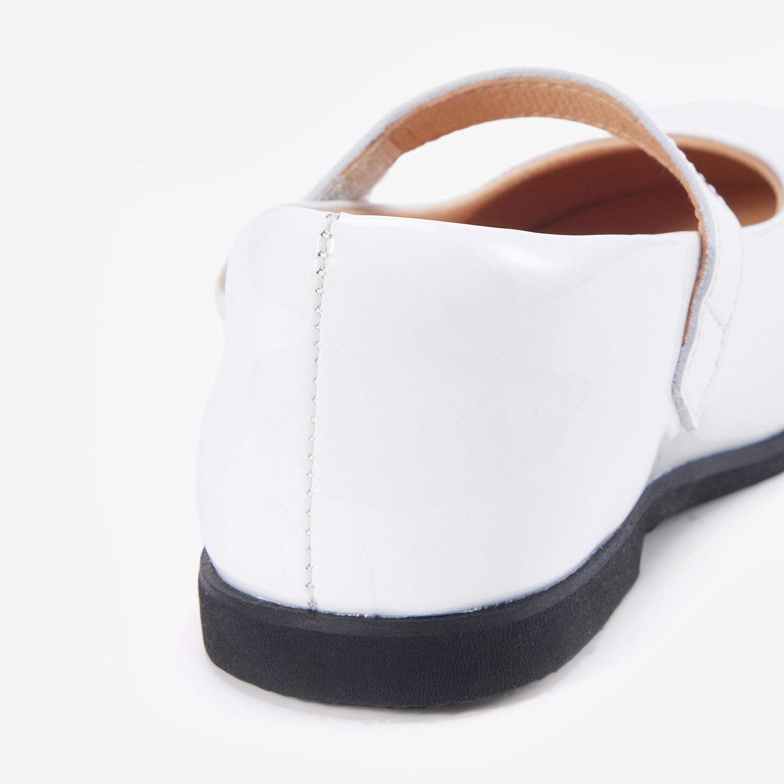 Pearl Cream White - Heel Detail