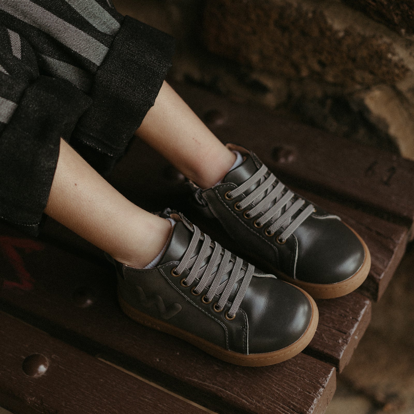 Pine - Iron Black