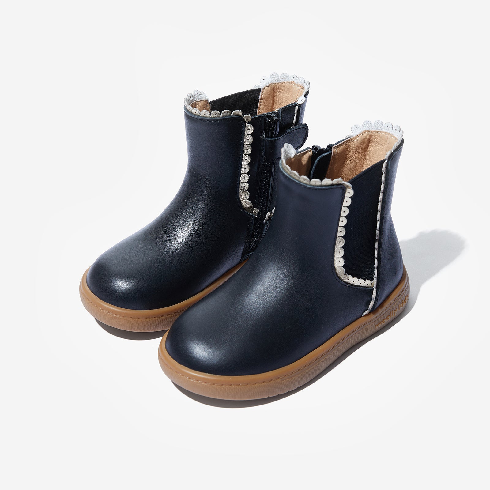 Sally - Pearl Black