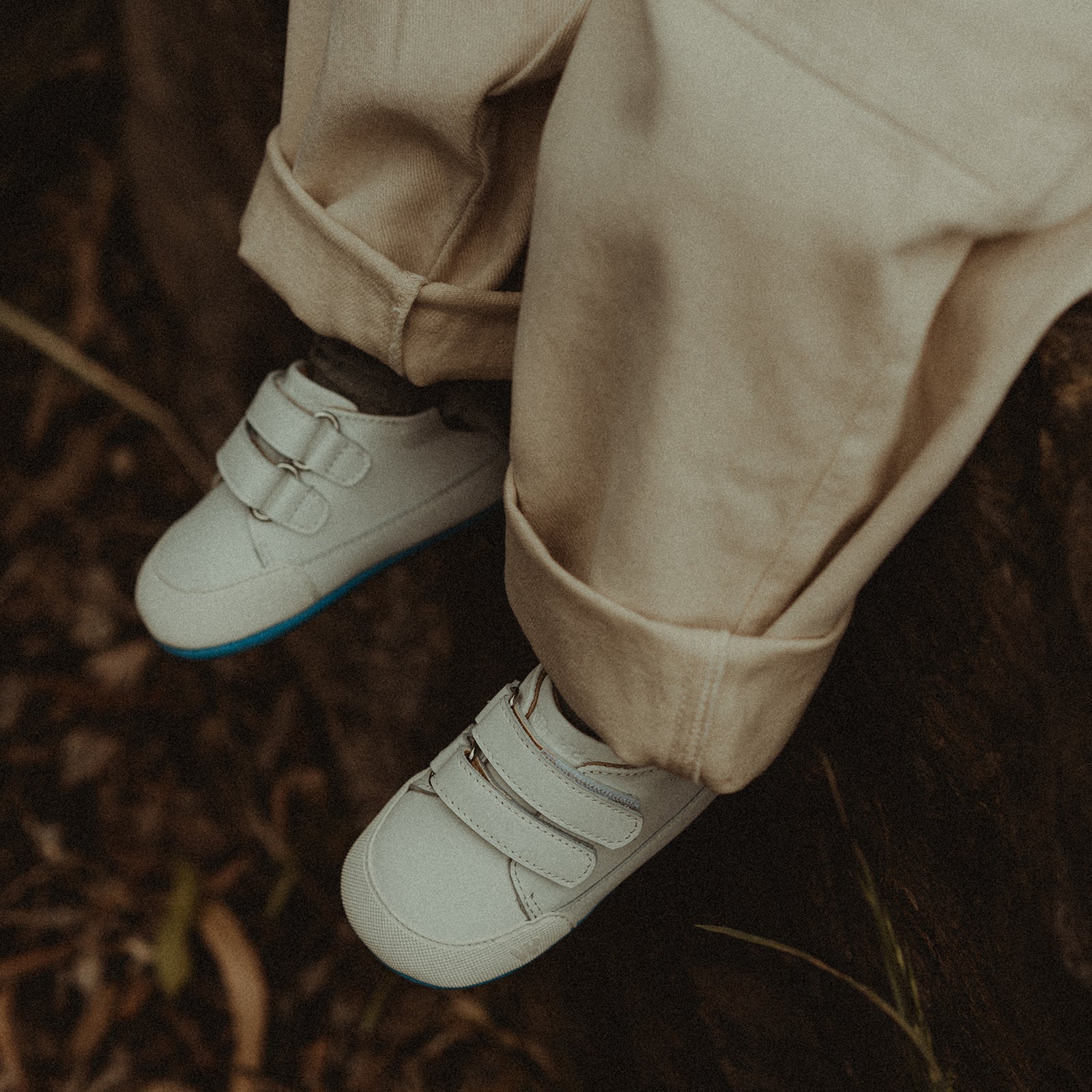 Toby - White Blue
