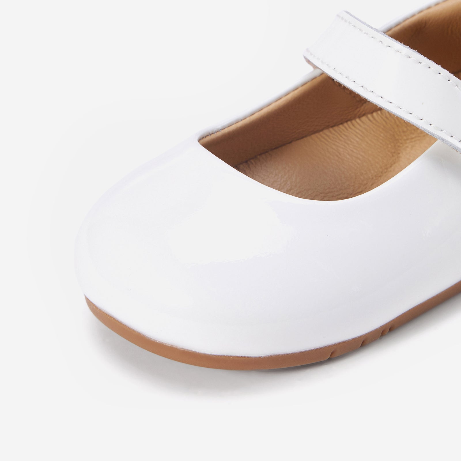 Mini Pearl Cream White - Toe Detail